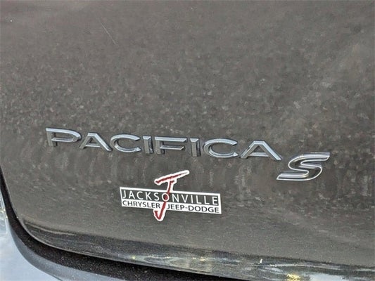 2020 Chrysler Pacifica Touring in Daytona Beach, FL - Gary Yeomans Honda